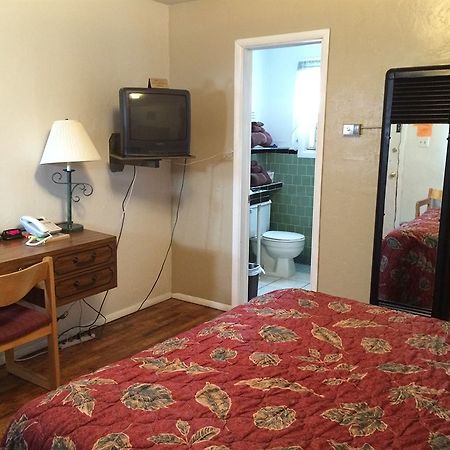 Circle R Motel Салида Екстериор снимка